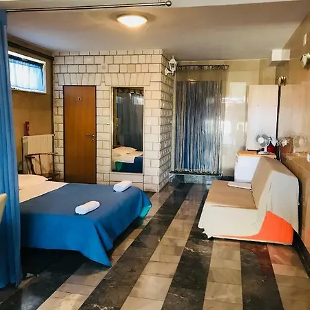 Ivan Apartman Zára